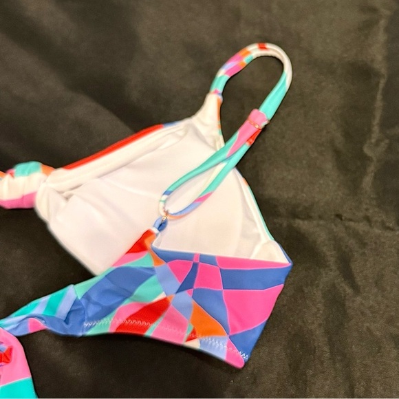 Raisins ColorBlock Bikini Top Size M NWT - Picture 4 of 6